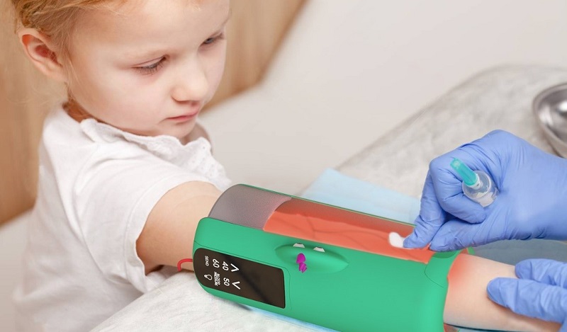 Bambino che indossa Veinshow