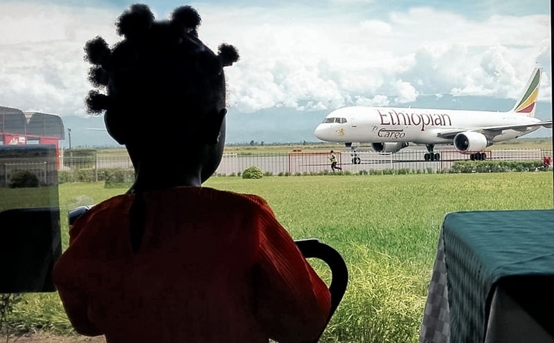 Flying Angels Foundation: un ponte tra continenti per la salute dei bambini 