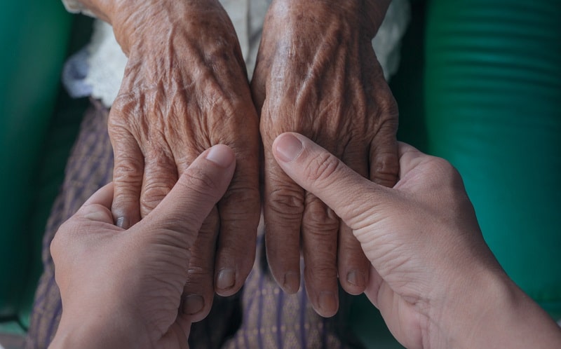 bando caregiver fondazione con il sud 2023