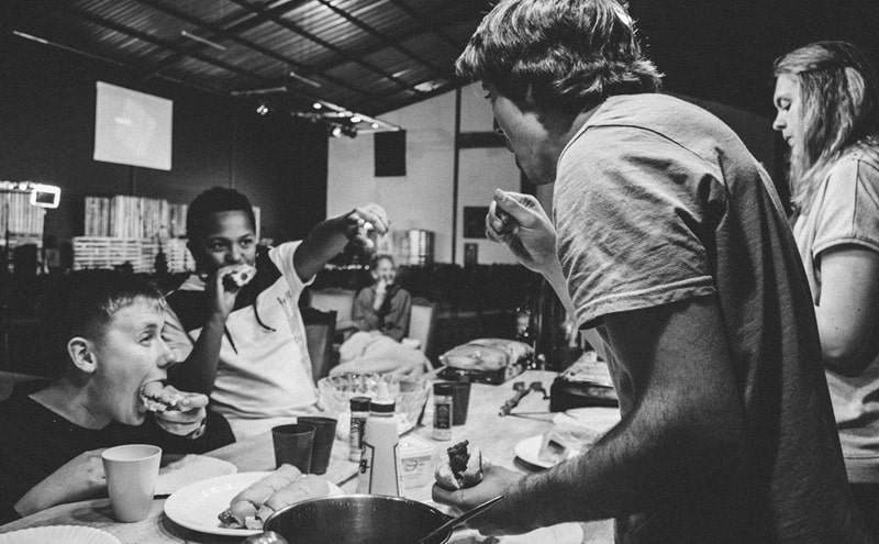 “Misuriamo l'intangibile”. Da sasso a zuppa, ovvero come il valore d'uso genera risorse per la coesione 