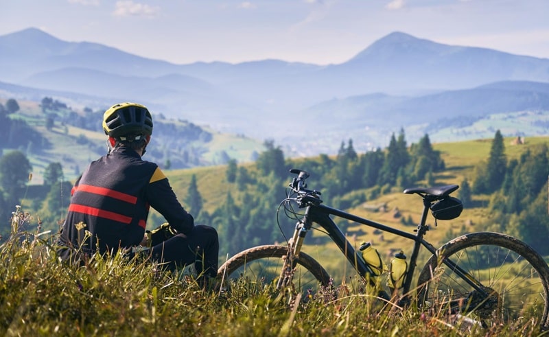 rapporto cicloturismo 2024 legambiente