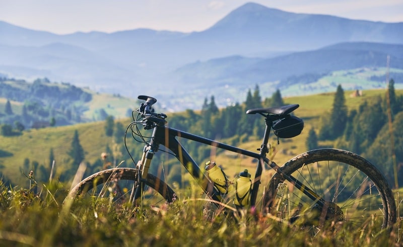 Cicloturismo, motore economico da 9,8 miliardi: nuove imprese e rinascita dei borghi